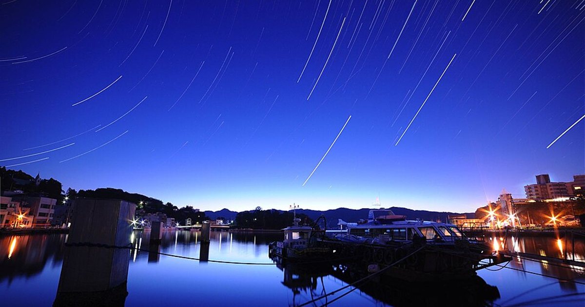 気仙沼の内湾の夜明け前